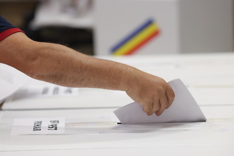 Secție de vot la alegerile din iunie 2024