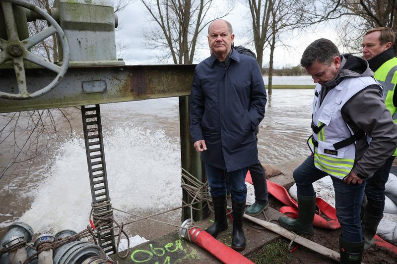 Cancelarul Olaf Scholz intr-o vizita la zonele afectate de inundatiile ce au avut loc in Germania in luna ianuarie