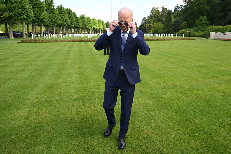 Președintele american Joe Biden vizitează Cimitirul american Aisne-Marne pentru a aduce un omagiu soldaților americani căzuți în Primul Război Mondial, în Belleau, nordul Franței, pe 9 iunie 2024.