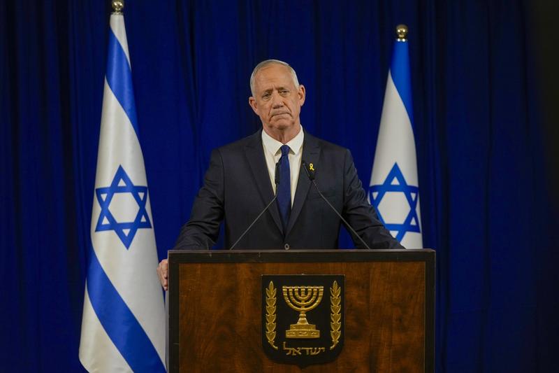 Benny Gantz, un membru centrist al cabinetului de război israelian, face o declarație la Ramat Gan, Israel, duminică, 9 iunie 2024. 